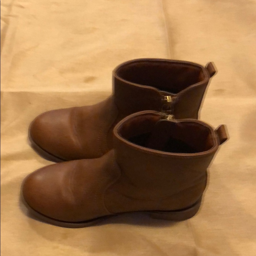 Gold dress shoes